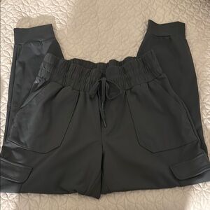 Mondetta Performance Luxury Pants in Charcoal